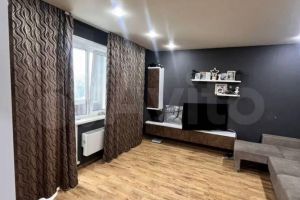 Продам квартиру 1 комнатную с общей площадью 36м2, 7/10 эт., на улице Краснопольский пр-кт, г. Челябинск, Челябинская обл., Россия, агентство РиоЛюкс