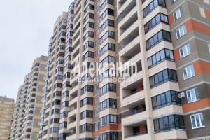 Продам квартиру 1 комнатную с общей площадью 38.4м2, 13/18 эт., на улице Ленинградская всеволожский  мурино шоссе в лаврики, Всеволожский район, г. Мурино, Ленинградская обл., Россия, агентство Александр-Недвижимость