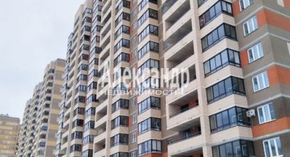 Продам квартиру 1 комнатную с общей площадью 38.4м2, 13/18 эт., на улице Ленинградская всеволожский  мурино шоссе в лаврики, Всеволожский район, г. Мурино, Ленинградская обл., Россия, агентство Александр-Недвижимость. Фотография №1