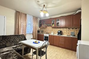 Продам квартиру 3-х комнатную с общей площадью 85.5м2, 1/17 эт., на улице Богатырский, г. Санкт-Петербург, Санкт-Петербург, Россия, агентство Адресат Продам квартиру 3-х комнатную с общей площадью 85.5м2, 1/17 эт., на улице Богатырский, г. Санкт-Петербург, Санкт-Петербург, Россия, агентство Адресат