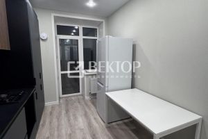 Продам квартиру 1 комнатную с общей площадью 37м2, 5/9 эт., на улице 8-я рабочая, г. Кострома, Костромская обл., Россия, агентство Вектор