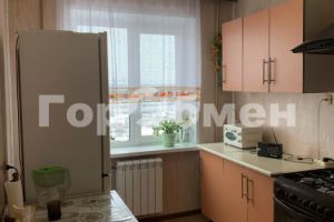 Продам квартиру 3-х комнатную с общей площадью 65.2м2, 9/10 эт., на улице 1-я коммунистическая, г. Домодедово, Московская обл., Россия, агентство ГорОбмен