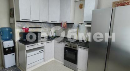 Продам квартиру 2-х комнатную с общей площадью 43.2м2, 1/5 эт., на улице Ясенковский проезд, г. Щёкино, Тульская обл., Россия, агентство ГорОбмен. Фотография №1