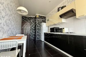 Продам квартиру 1 комнатную с общей площадью 43.4м2, 10/10 эт., на улице Юрия гагарина, г. Севастополь, Крым авт. респ., Россия, агентство ООО Ренессанс Крым Продам квартиру 1 комнатную с общей площадью 43.4м2, 10/10 эт., на улице Юрия гагарина, г. Севастополь, Крым авт. респ., Россия, агентство ООО Ренессанс Крым