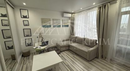 Купить квартиру 1 комнатную, 33.4 кв. м. Фотография №1 Продам квартиру 1 комнатную с общей площадью 33.4м2, 6/10 эт., на улице Античный, г. Севастополь, Крым авт. респ., Россия, агентство ООО Ренессанс Крым. Фотография №1