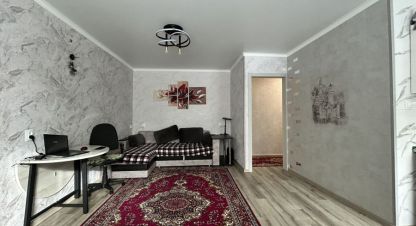 Продам квартиру 2-х комнатную с общей площадью 44.6м2, 2/3 эт., на улице Таращанцев ул, Краснооктябрьский район, г. Волгоград, Волгоградская обл., Россия, агентство Живем Дома. Фотография №1