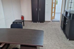 Сдам офисное помещение с общей площадью 35.7м2, на улице Немцова, г. Тюмень, Тюменская обл., Россия, агентство JCat