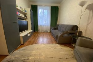 Продам квартиру 2-х комнатную с общей площадью 50м2, 1/4 эт., на улице Вязовская, г. Нижний Тагил, Свердловская обл., Россия