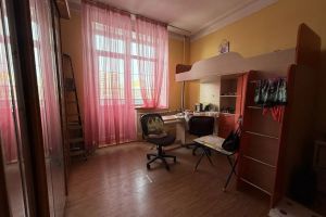 Продам квартиру 1 комнатную с общей площадью 39.7м2, 5/5 эт., на улице Им  кузнецова ул, Краснооктябрьский район, г. Волгоград, Волгоградская обл., Россия, агентство Агентство недвижимости "Партнёр"