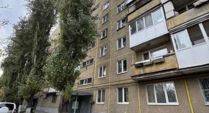 Продам квартиру 3-х комнатную с общей площадью 64м2, 8/9 эт., на улице Симбирцева, Октябрьский район, г. Саратов, Саратовская обл., Россия, агентство АН Империя. Фотография №1