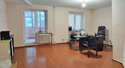 Сдам офисное помещение с общей площадью 136м2, на улице Имени академика с  навашина, Кировский район, г. Саратов, Саратовская обл., Россия, агентство АН Империя. Фотография №1