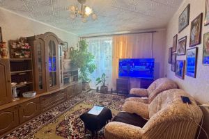 Продам квартиру 4-х комнатную с общей площадью 80.1м2, 2/4 эт., на улице Мира ул, г. Фрунзе , Крым авт. респ., Россия, агентство СитиДом