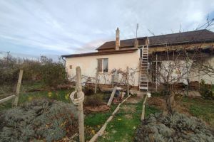 Продам дом 4-х комнатный с общей площадью 106.6м2, г. Орехово , Крым авт. респ., Россия, агентство СитиДом