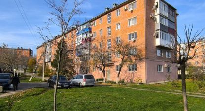 Сдам квартиру 1 комнатную с общей площадью 30.1м2, 1/5 эт., на улице Горная ул, г. Крымское, Крым авт. респ., Россия, агентство Интернет-партнер. Фотография №1