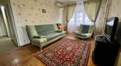 Продам квартиру 4-х комнатную с общей площадью 59.5м2, 5/5 эт., на улице Им  савкина ул, Дзержинский район, г. Волгоград, Волгоградская обл., Россия, агентство Агентство недвижимости Партнёр. Фотография №1