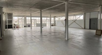 Сдам торговое помещение с общей площадью 700м2, Ворошиловский район, г. Волгоград, Волгоградская обл., Россия, агентство Живем Дома. Фотография №1