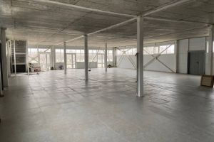 Сдам торговое помещение с общей площадью 700м2, Ворошиловский район, г. Волгоград, Волгоградская обл., Россия, агентство Живем Дома Сдам торговое помещение с общей площадью 700м2, Ворошиловский район, г. Волгоград, Волгоградская обл., Россия, агентство Живем Дома