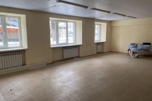 Сдам офисное помещение с общей площадью 120м2, на улице Им  маршала советского союза к  жукова пр-кт, Дзержинский район, г. Волгоград, Волгоградская обл., Россия, агентство Живем Дома