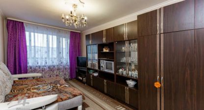 Купить квартиру 3-х комнатную, 63.4 кв. м. Фотография №1 Продам квартиру 3-х комнатную с общей площадью 63.4м2, 7/10 эт., на улице Панфиловцев ул, Индустриальный район, г. Барнаул, Алтайский край, Россия, агентство Миэль офис в Барануле. Фотография №1