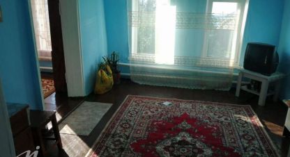 Купить дом 2-х комнатную, 39 кв. м. Фотография №1 Продам дом 2-х комнатный с общей площадью 39м2, на улице Гоньба с, Ленинский район, г. Барнаул, Алтайский край, Россия, агентство Миэль офис в Барануле. Фотография №1