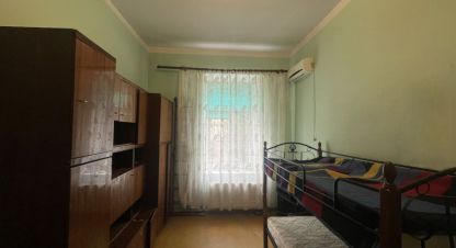 Купить квартиру 1 комнатную, 29.7 кв. м. Фотография №1 Продам квартиру 1 комнатную с общей площадью 29.7м2, 1/1 эт., на улице Революции ул, г. Евпатория, Крым авт. респ., Россия, агентство АН Домус. Фотография №1