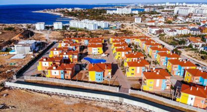 Купить квартиру 1 комнатную, 50.3 кв. м. Фотография №1 Продам квартиру 1 комнатную с общей площадью 50.3м2, 1/2 эт., на улице Челнокова ул 13, г. Севастополь, Крым авт. респ., Россия, агентство АН Домус. Фотография №1