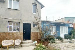 Продам дом 3-х комнатный с общей площадью 77м2, на улице 2-я поперечная ул, г. Евпатория, Крым авт. респ., Россия, агентство АН "Домус"