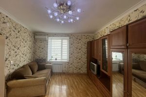 Продам квартиру 1 комнатную с общей площадью 32м2, 1/1 эт., на улице Демышева ул, г. Евпатория, Крым авт. респ., Россия, агентство АН "Домус" Продам квартиру 1 комнатную с общей площадью 32м2, 1/1 эт., на улице Демышева ул, г. Евпатория, Крым авт. респ., Россия, агентство АН "Домус"