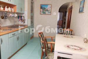 Продам квартиру 3-х комнатную с общей площадью 70м2, 2/10 эт., на улице Космонавтов пр-кт, г. Королёв, Московская обл., Россия, агентство ГорОбмен