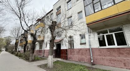 Купить квартиру 2-х комнатную, 55.5 кв. м. Фотография №1 Продам квартиру 2-х комнатную с общей площадью 55.5м2, 1/3 эт., на улице Коминтерна, г. Королёв, Московская обл., Россия, агентство ГорОбмен. Фотография №1