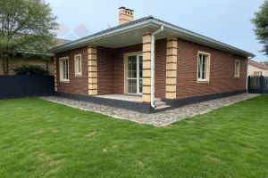 Продам дом 3-х комнатный с общей площадью 105м2, на улице Сквозная ул, г. Яблоновский, Адыгея респ., Россия, агентство Мореон Инвест Продам дом 3-х комнатный с общей площадью 105м2, на улице Сквозная ул, г. Яблоновский, Адыгея респ., Россия, агентство Мореон Инвест