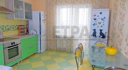 Сдам квартиру 3-х комнатную с общей площадью 100м2, 6/17 эт., на улице Чичерина, Калининский район район, г. Челябинск, Челябинская обл., Россия, агентство 74 метра. Фотография №1