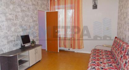Сдам квартиру 2-х комнатную с общей площадью 40м2, 4/5 эт., на улице Коммунистическая ул, Металлургический район район, г. Челябинск, Челябинская обл., Россия, агентство 74 метра. Фотография №1