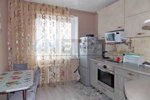 Сдам квартиру 2-х комнатную с общей площадью 56м2, 9/16 эт., на улице Комсомольский пр-кт, Курчатовский район район, г. Челябинск, Челябинская обл., Россия, агентство 74 метра