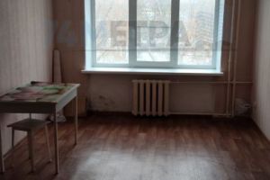 Сдам комнату с общей площадью 17м2, 3/5 эт., на улице Верхнеуральская ул, Советский район район, г. Челябинск, Челябинская обл., Россия, агентство 74 метра