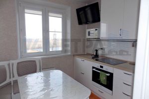 Сдам квартиру 2-х комнатную с общей площадью 60м2, 9/10 эт., на улице Зальцмана ул, Тракторозаводский район район, г. Челябинск, Челябинская обл., Россия, агентство 74 метра