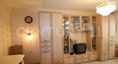 Купить квартиру 3-х комнатную, 62.1 кв. м. Фотография №1 Продам квартиру 3-х комнатную с общей площадью 62.1м2, 3/5 эт., на улице Антона петрова ул, г. Барнаул, Алтайский край, Россия, агентство CENTURY 21 Россия. Фотография №1