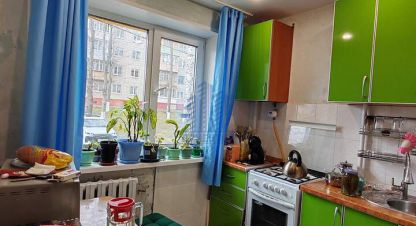 Продам квартиру 2-х комнатную с общей площадью 44м2, 1/5 эт., на улице Винокурова, г. Новочебоксарск, Чувашия респ., Россия, агентство Агентство недвижимости Ориентир. Фотография №1