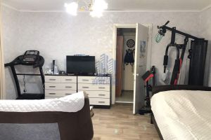 Продам квартиру 1 комнатную с общей площадью 34.3м2, 1/5 эт., на улице Первомайская, г. Новочебоксарск, Чувашия респ., Россия, агентство Агентство недвижимости Ориентир
