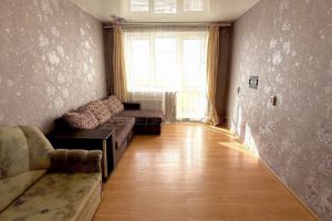 Продам квартиру 1 комнатную с общей площадью 33м2, 3/5 эт., на улице Красный химик ул  1, г. Киров, Кировская обл., Россия, агентство Руснедвижимость