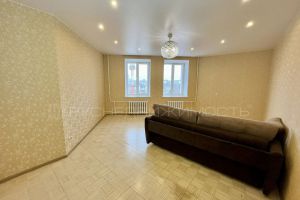 Продам квартиру 2-х комнатную с общей площадью 75.1м2, 5/9 эт., на улице Карла Маркса, г. Киров, Кировская обл., Россия, агентство Руснедвижимость