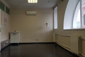 Сдам офисное помещение с общей площадью 212.2м2, на улице Климентовский переулок, Замоскворечье (ЦАО) район, г. Москва, Москва, Россия, агентство Джойнио