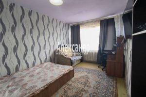 Продам квартиру 3-х комнатную с общей площадью 61.1м2, 4/9 эт., на улице Ленинградская, Гатчинский район, г. Коммунар, Ленинградская обл., Россия, агентство Александр-Недвижимость