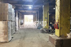 Сдам производственно-складское помещение с общей площадью 294м2, на улице Ленинградская, Гатчинский район, г. Коммунар, Ленинградская обл., Россия, агентство Александр-Недвижимость