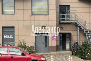 Сдам торговое помещение с общей площадью 12м2, на улице Ленинградская всеволожский  заневскоеское поселение кудрово пражская, Всеволожский район, г. Кудрово, Ленинградская обл., Россия, агентство Александр-Недвижимость