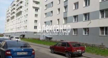 Продам квартиру 1 комнатную с общей площадью 31.7м2, 5/9 эт., на улице Санкт-петербурпушкинский  посёлок шушары московское шоссе, Пушкинский район, г. Посёлок шушары, Санкт-Петербург, Россия, агентство Александр-Недвижимость. Фотография №1