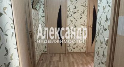 Купить квартиру 2-х комнатную, 45 кв. м. Фотография №1 Продам квартиру 2-х комнатную с общей площадью 45м2, 2/6 эт., на улице Санкт-петербурпушкинский посёлок шушары территория ленсоветовский, Пушкинский район, г. Посёлок шушары, Санкт-Петербург, Россия, агентство Александр-Недвижимость. Фотография №1