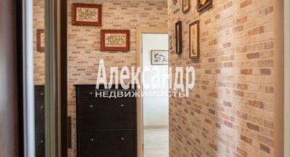 Продам квартиру 2-х комнатную с общей площадью 55м2, 7/9 эт., на улице Ленинградская гатчина чехова, Гатчинский район, г. Гатчина, Ленинградская обл., Россия, агентство Александр-Недвижимость. Фотография №1