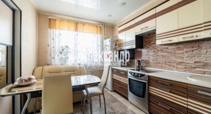 Купить квартиру 1 комнатную, 43.1 кв. м. Фотография №1 Продам квартиру 1 комнатную с общей площадью 43.1м2, 3/14 эт., на улице Ленинградская всеволожский заневскоеское поселениеской посёлок янино-1 оранжевая, Всеволожский район, г. Ской посёлок янино-1, Ленинградская обл., Россия, агентство Александр-Недвижимость. Фотография №1