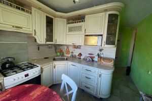 Продам квартиру 3-х комнатную с общей площадью 70.8м2, 4/5 эт., на улице Рощинская, г. Гатчина, Ленинградская обл., Россия, агентство РЕАЛ агентство недвижимости
